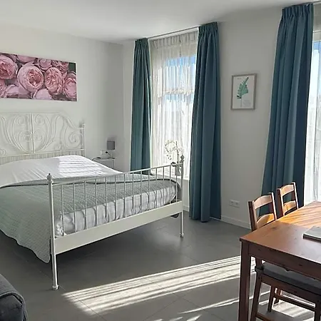 Zunderdorp Bed & Breakfast 4*