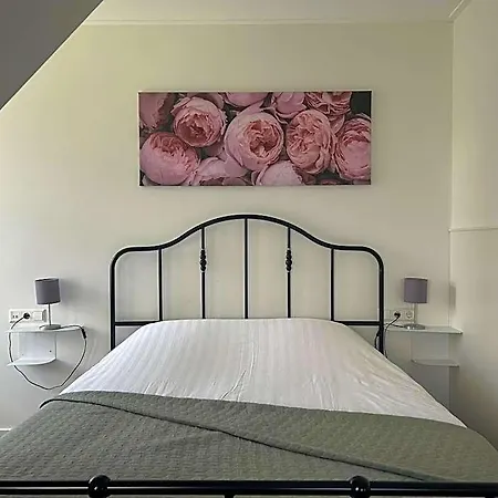 Zunderdorp Bed & Breakfast 4*