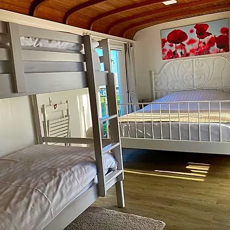 Bed & Breakfast Zunderdorp 4*